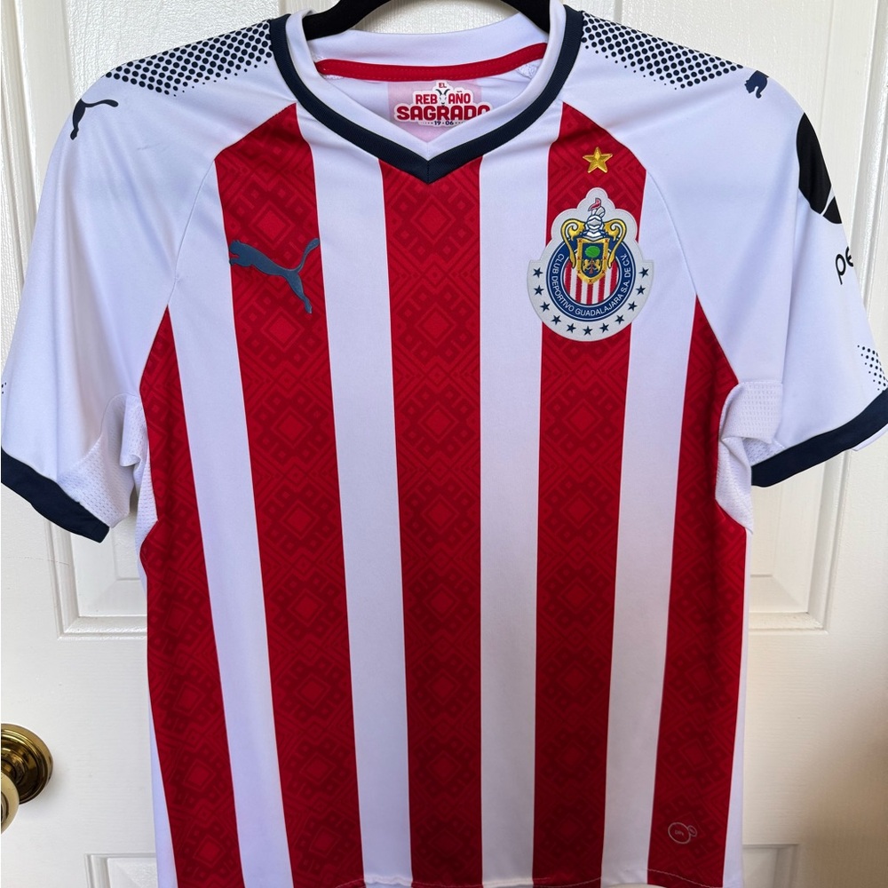 Puma Chivas De Guadalajara jersey. Size kids XL. Fits normal 9-11 year old